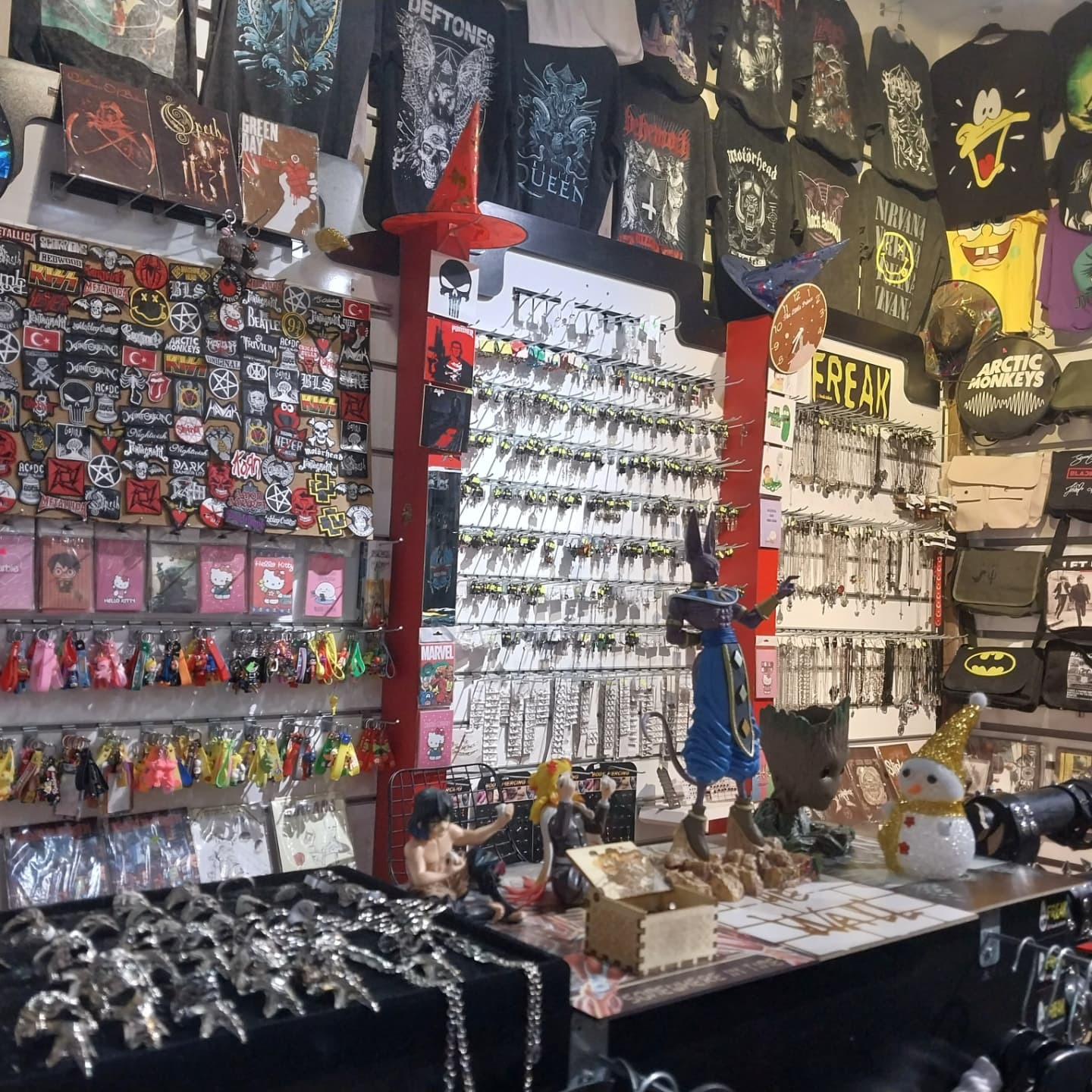 FREAK METAL ROZET, PIN & DOKUMA YAMA PAKETI