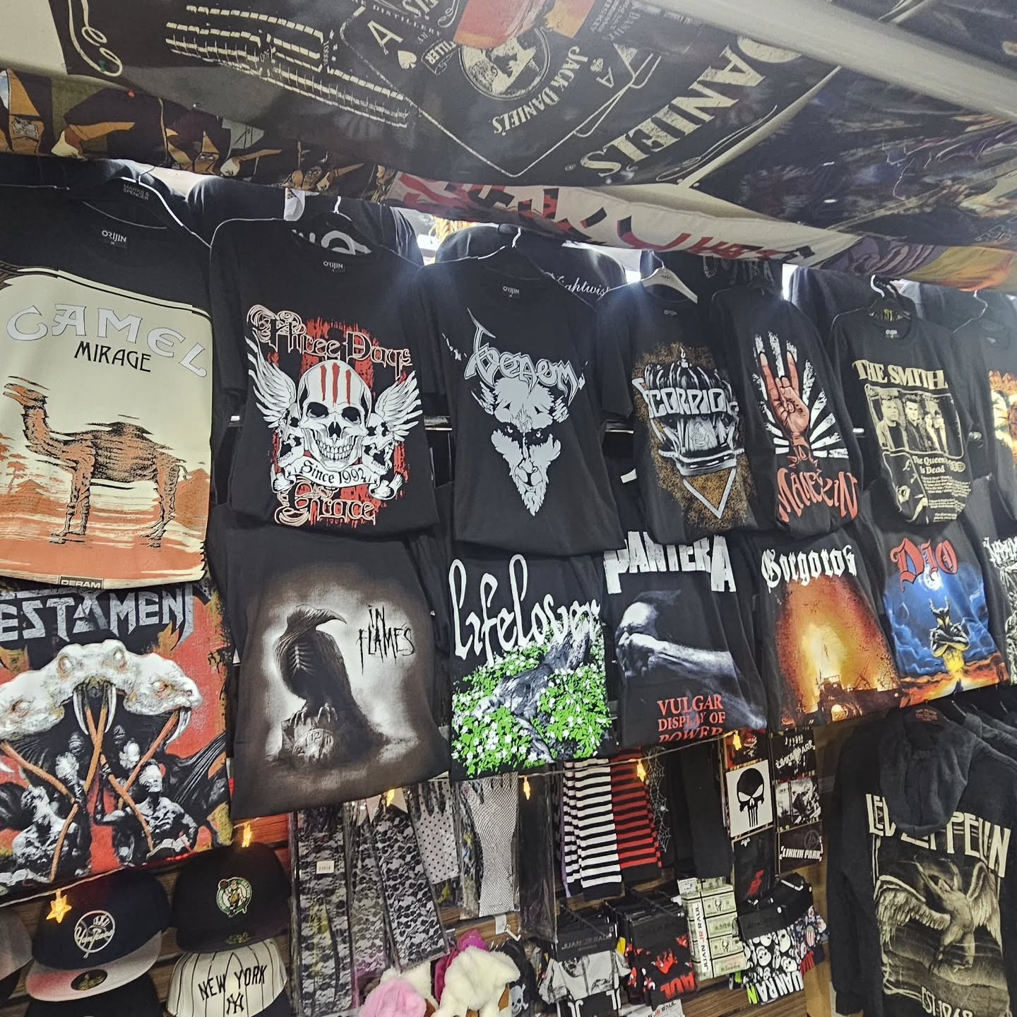 FREAK ROCK SHOWCASE T-SHIRT SERISI